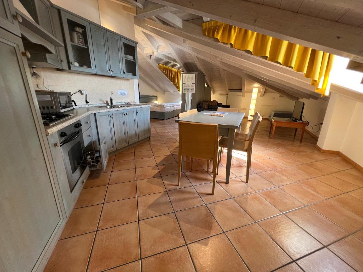 Studio Apartments Baia Azzurra 7 トルボレ エクステリア 写真