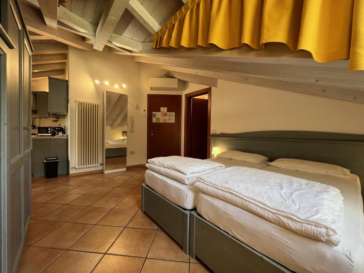 Studio Apartments Baia Azzurra 7 トルボレ エクステリア 写真