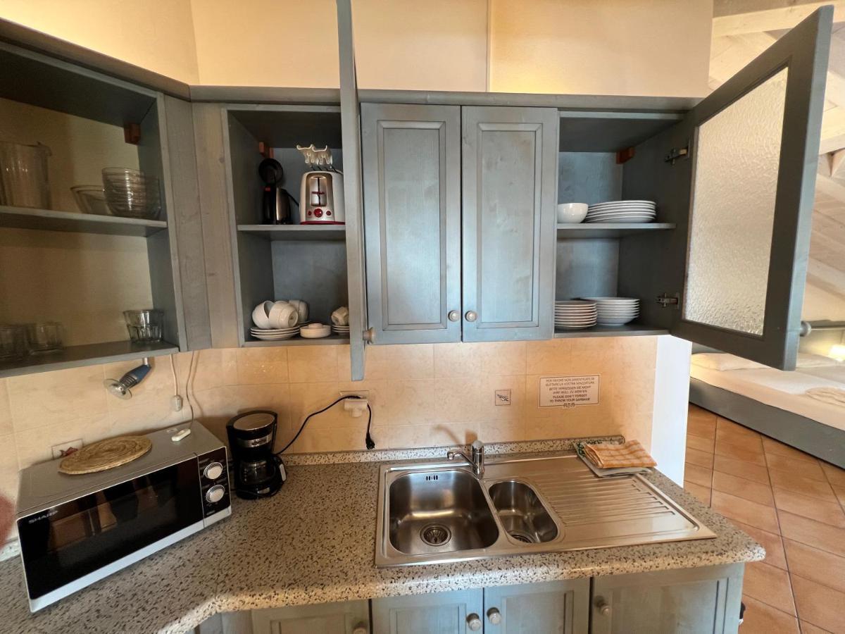 Studio Apartments Baia Azzurra 7 トルボレ エクステリア 写真